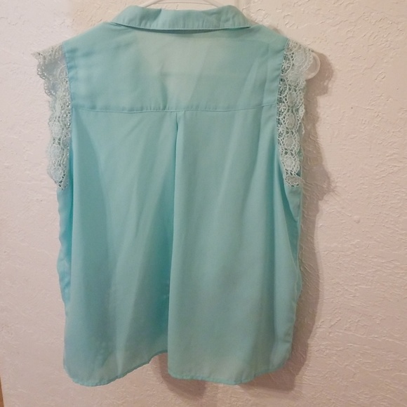 Ceres button down top NWOT - Picture 2 of 4